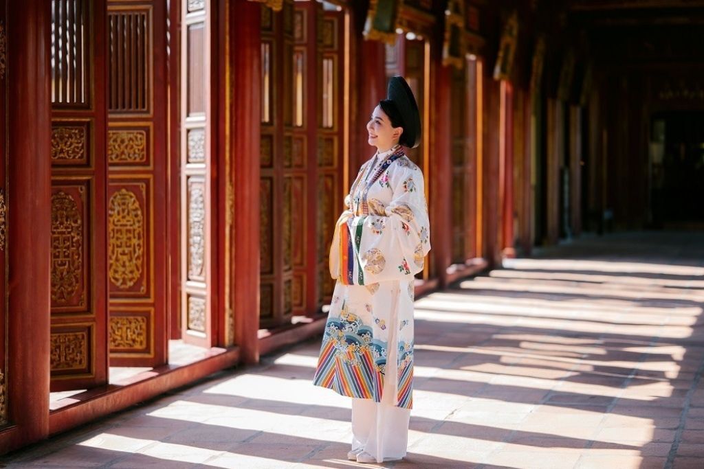 Hue-Local Photography